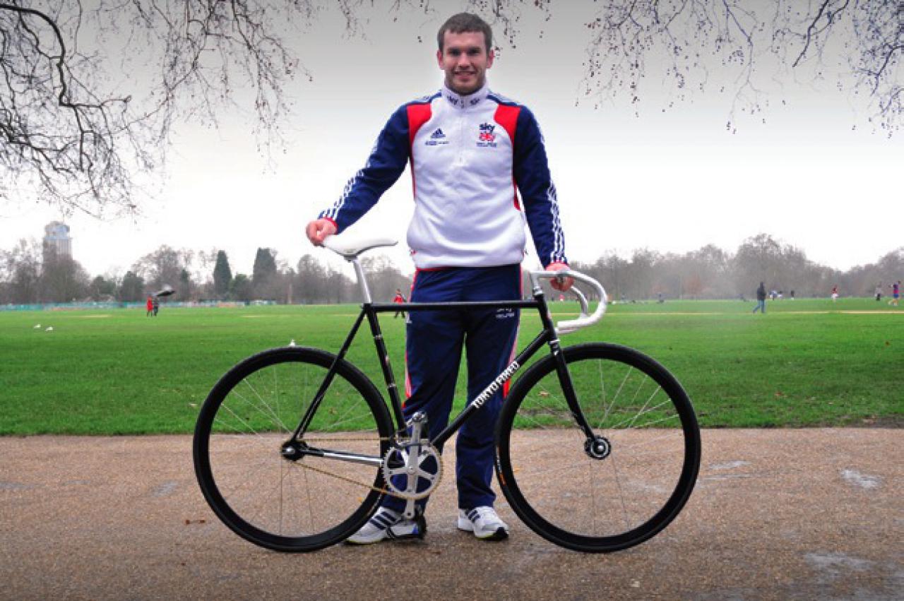 GB rider races Japanese keirin circuit with Tokyo Fixed bikes